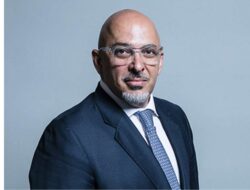 Inspiratif. Mantan Pengungsi Muslim Jadi Menteri Pendidikan Inggris