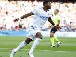 Kalah 2-1 dari Real Madrid, Barcelona Makin Terpuruk