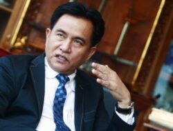 Soal AD/ART Demokrat, Yusril Ingatkan Mahfud untuk Netral