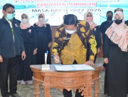Kukuhkan Pengurus PRSI, Yuhronur: Porprov 2024, Atlet Lamongan Sudah Ikut Bertanding