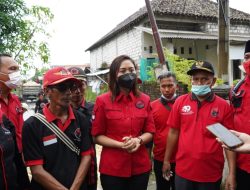 Gerak Cepat Kader dan Relawan PDIP Bersihkan Sampah Sebabkan Banjir di Babat