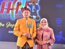 HPN 2022 di Kendari, Bupati Yuhronur Raih Trophy Abyakta AK-PWI