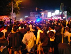 Anggota Diduga Dianiaya, PSHT Blokade Jalan Pertigaan Ngimbang