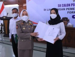 Serahkan 328 SK untuk CPNS, Bupati Anna: Hasil Kerja ASN yang Menikmati adalah Masyarakat