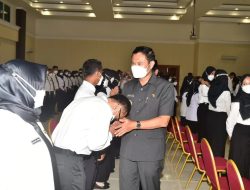 Lamongan Butuh ASN yang Berintegritas, Yuhronur Langsung Serahkan 102 SK CPNS