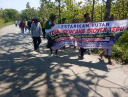 Bakal Ditanami Tebu, Ratusan Petani Hutan Bojonegoro Gelar Unjuk Rasa