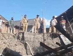 Anak Sungai Bengawan Solo Meluap, Tiga Rumah Warga Kecamatan Modo Ambruk