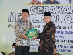 Didukung Bupati, 2002 Pelajar dan Santri Antusias Ikut Gerakan Menulis Alquran