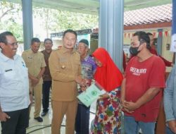 Jamin Legalitas Tanah Milik Warga, Bupati Lamongan Serahkan 7.578 Sertifikat PTSL