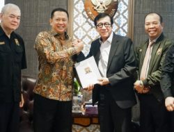 Bamsoet Serahkan Naskah Akademik PP Penggunaan Senjata Api Non TNI-Polri ke Kemenkumham