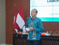 Serahkan 13 SK Pengangkatan CPNS, Sekda Lamongan Tekankan Profesionalitas