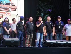 Ketua MPR Bamsoet Buka ‘Jakarta Auto Classic Meet Up 2023’ di Lapangan Banteng