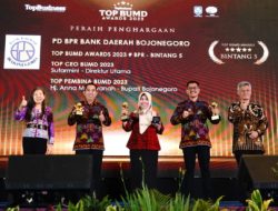 Dianggap Sukses Bina BPR, Bupati Bojonegoro Terima Penghargaan TOP Pembina BUMD 2023