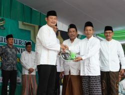 Ukir Prestasi di Satu Abad NU, Bupati Serahkan Mobil Operasional untuk PCNU Babat