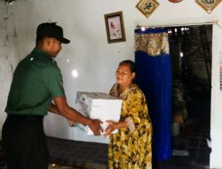 Jelang Lebaran, Babinsa Koramil Sumberrejo Bojonegoro Berbagi Bingkisan