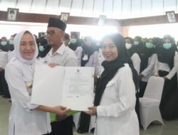 Serahkan Ratusan SK PPPK Nakes, Bupati Anna: Daerah Lain 1 Tahun, Kita Langsung 5 Tahun