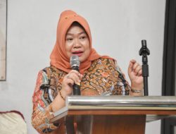 Sarasehan di UNMUH Babel, Siti Fauziah Sampaikan Peran Mahasiswa dalam Pembangunan Karakter Bangsa