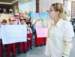 Siswa dan Wali Murid Dua SDN Luruk Pemkab dan DPRD, Tolak Kebijakan Merger
