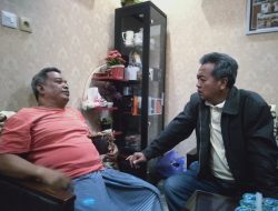 Jenguk Wartawan Sedang Sakit, Budiono: Semoga Lekas Sembuh dan Kembali Produktif