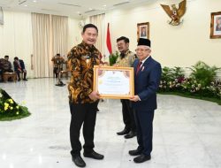 Jadi Lumbung Pangan Nasional, Bupati Lamongan Terima Adhikarya Pembangunan Pertanian 2023