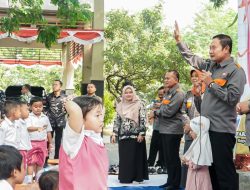 Tampil Bareng Wabup, Yuhronur Jawab Seputar Penggeledahan KPK selama 6 Jam di Lamongan