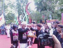 Kirab Pemilu 2024, Bupati Anna dan Ketua KPU Ajak Warga Memilih dalam Pemilu