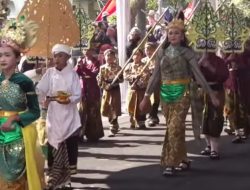 Pawai Budaya Bojonegoro Diberangkatkan Pj Bupati, Berlangsung Meriah, Hibur Warga