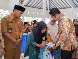 Sambut HUT ke-78 TNI, Kodim-Pemkab Lamongan Paket Nutrisi untuk Anak di Kedungpring