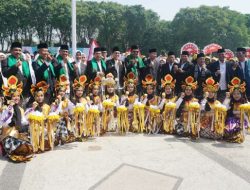 Pimpin Upacara HSN, Pj Bupati Bojonegoro Ajak Santri Berkiprah Wujudkan Kejayaan Indonesia