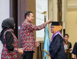 Ratusan SOTH dan Selantang Diwisuda, Bupati Yuhronur Minta agar Tetap Produktif