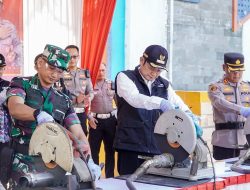 Musnahkan Barbuk Hasil Operasi Polres, Bupati Lamongan: Demi Kenyamanan Warga