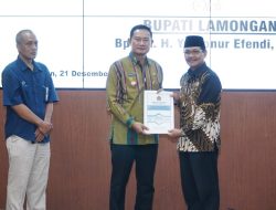 Bupati Lamongan Serahkan DIPA dan Daftar Alokasi TKD 2024 untuk OPD