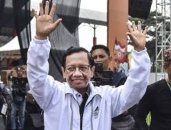 Mahfud, Jangan Plintat Plintut. Buruan Mundur!