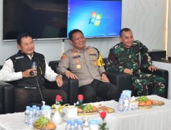 Pantau Kondusivitas Lamongan, Bupati Yuhronur Ikut Patroli Sijalinmajataru 2024