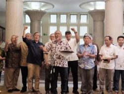 Petisi Kampus dan Petisi Seratus: Sanksi untuk Jokowi