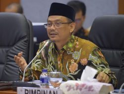 Tolak Pinjol Jadi Opsi Bayar UKT, Komisi X Usul Perbarui Struktur Anggaran Pendidikan