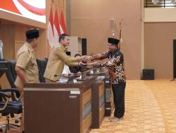Gelar Paripurna, Pemkab-DPRD Lamongan Setujui Perubahan Propemperda