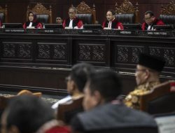 Jurus Tiga Angin Hakim MK