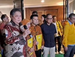 Pilgub Jatim, Golkar Resmi Usung Khofifah-Emil. Airlangga: Yang Lain Boleh Gabung