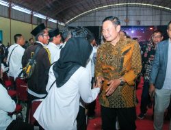Resmi Dikukuhkan, 1.422 Anggota PPS Lamongan Siap Kawal Pilkada 2024