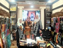 Berpartisipasi dalam Pameran Dekranas ke-44, Produk UMKM Bojonegoro Diminati Pengunjung