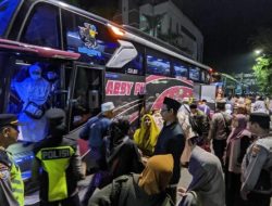 Empat Kloter Jamaah Haji Asal Bojonegoro Tiba, Disambut Tangis Haru Keluarga