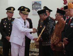 Resepsi HUT ke-79 RI, Pj. Bupati Bojonegoro Anugerahkan Beragam Penghargaan