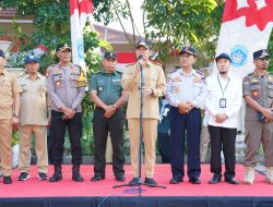 Diikuti 30 Regu, Bupati Lamongan Berangkatkan Lomba Gerak Jalan SD/MI