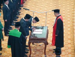 Hadiri Pelantikan 50 Anggota DPRD, Bupati Lamongan Ingatkan Tiga Fungsi Dewan