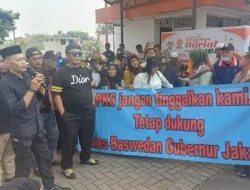Massa Geruduk Kantor DPP PKS, Minta Konsisten Usung Anies di Pilgub Jakarta