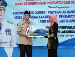 Bagian dari Komitmen Cetak SDM Berdaya Saing, Bupati Yuhronur Sumbang Ratusan Buku