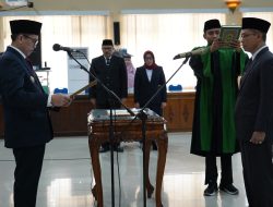 Berharap Tingkatkan Layanan Publik, Pj. Bupati Adriyanto Lantik Pj. Sekda Bojonegoro