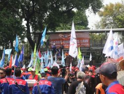 Dipisahkan dari Omnibus Law, MK Minta Prabowo-DPR Ajukan UU Ketenagakerjaan yang Baru