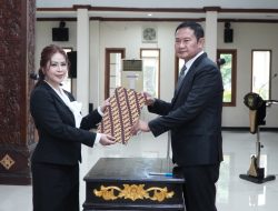 Lantik Dirut BDL, Bupati Yuhronur: Maksimalkan Peran Pemimpin untuk Public Service